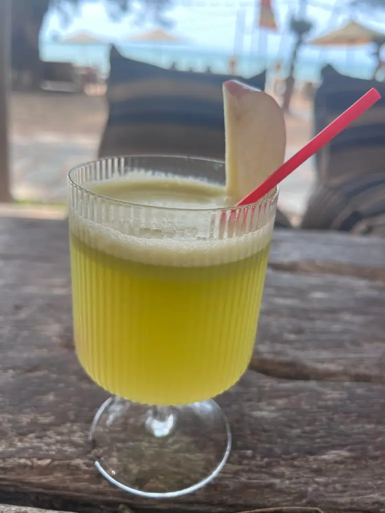 freshly pressed apple juice