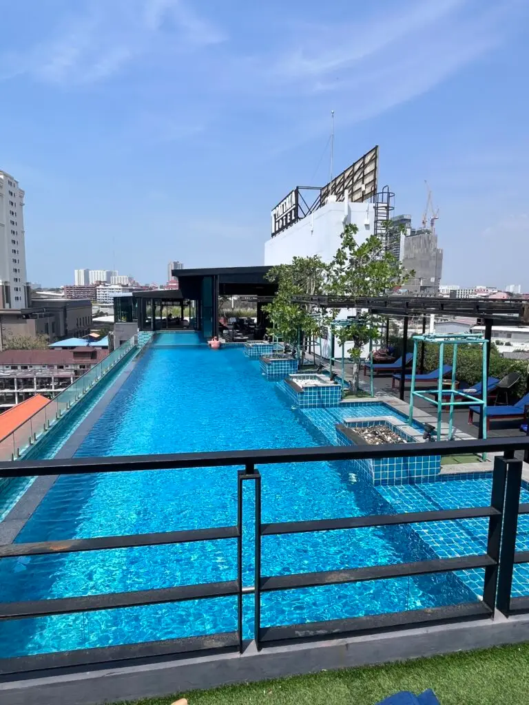 infinity pool at indigo bar pattaya