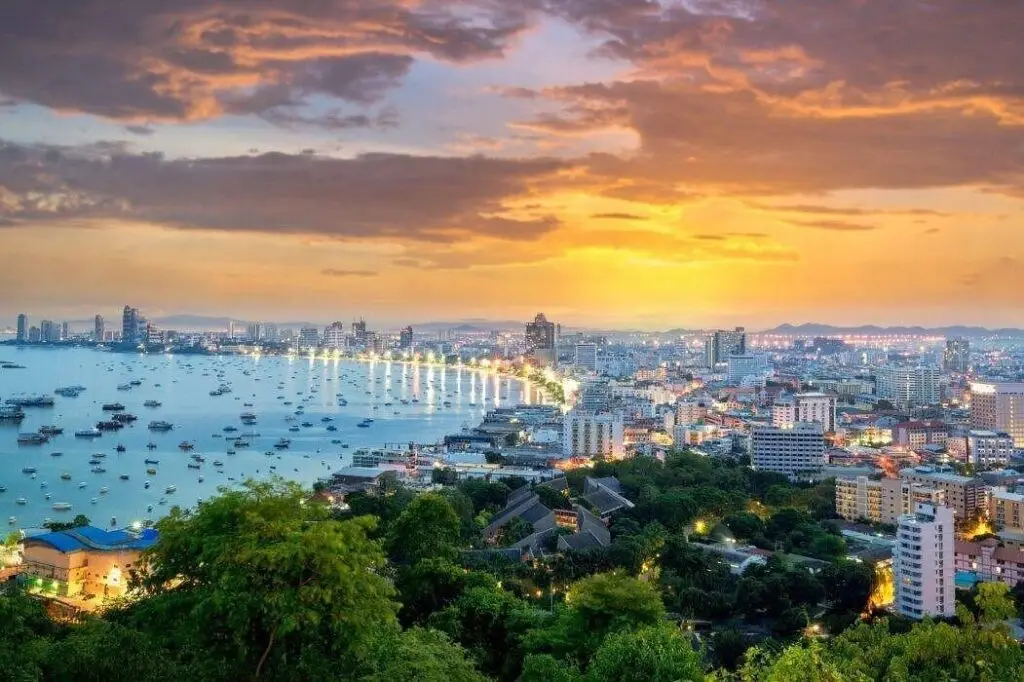 a romantic sunset in pattaya,