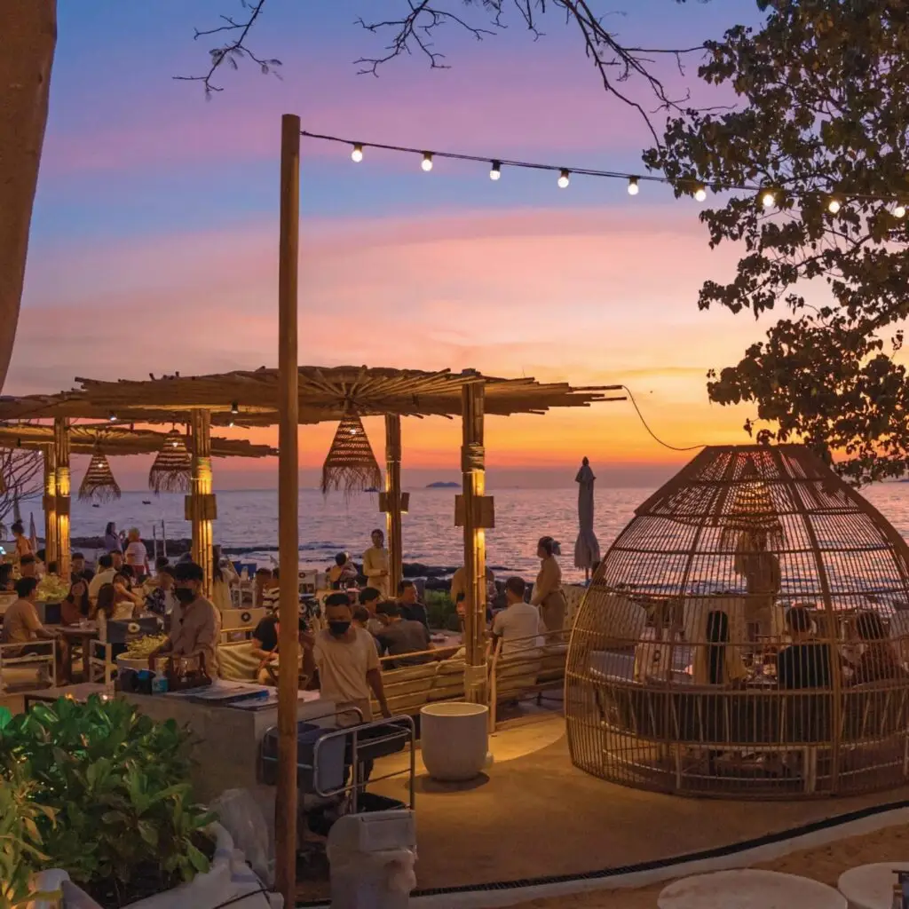sunset at oxygen in pattaya