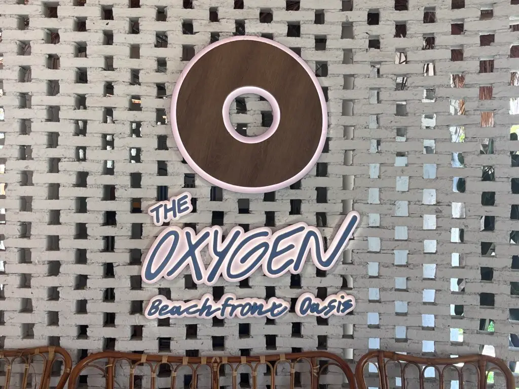 the oxygen entrance signage