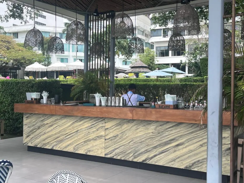 the sky gallery in pattaya bar area