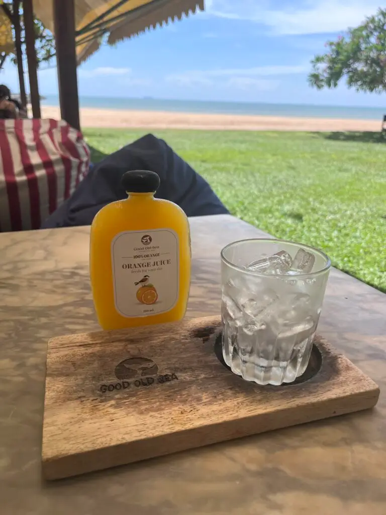 fresh juice at the good old sea beach cafe in pattaya
