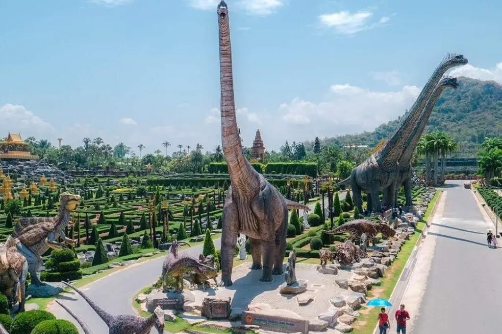 life size dinosaurs at nong nooch, kids will agree this is the best thing to do in pattaya