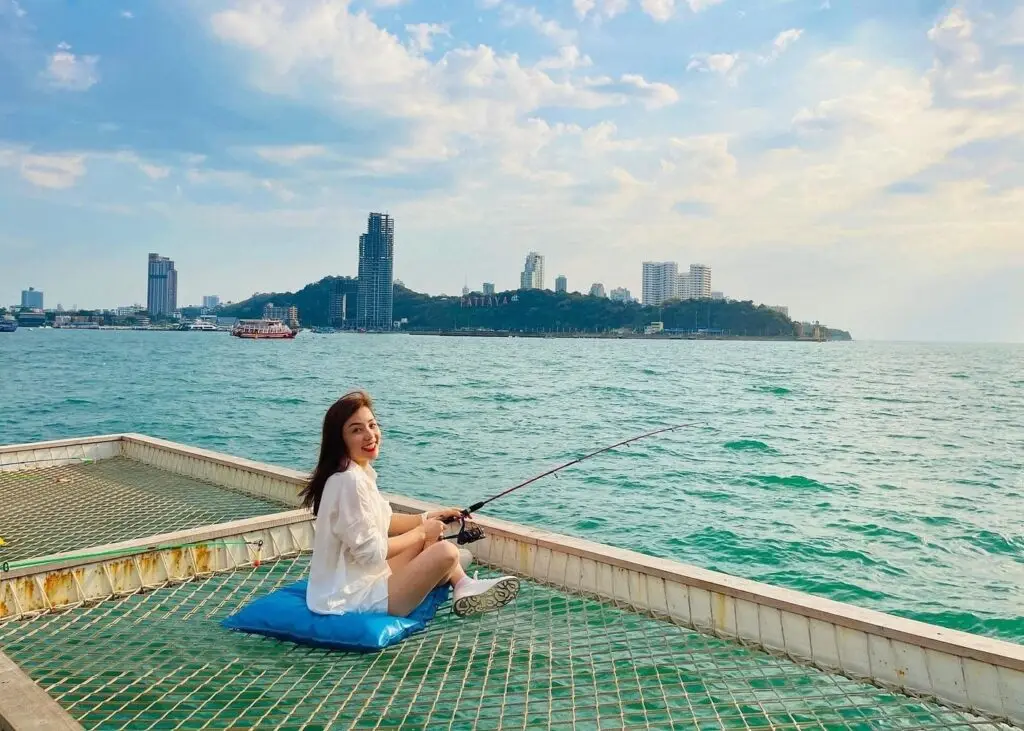 squid fishing at tappia floating cafe,