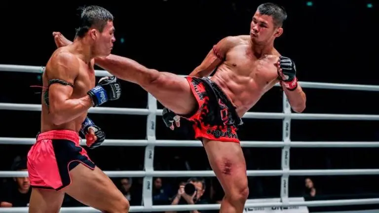 head kick in muay thai