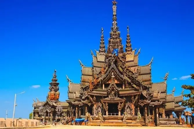 the sanctuary of truth in pattaya, a top activity for kids in pattaya