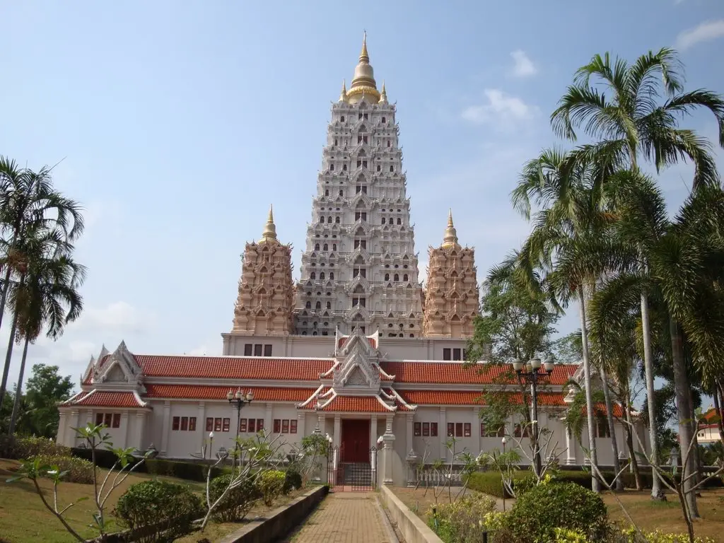 yansangwararam temple in pattaya, beautiful architecture, a must visit