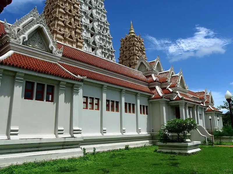 close up of what yansangwararam temple in pattaya, less famous than other temples in pattaya, but a great temple to visit