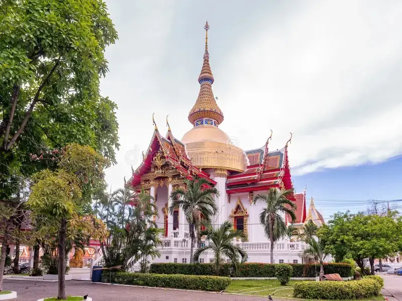 wat chai mongkhon in pattaya