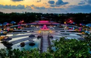la la lake, a truly unique dining experience in pattaya, it should be part of everyones pattaya itinerary