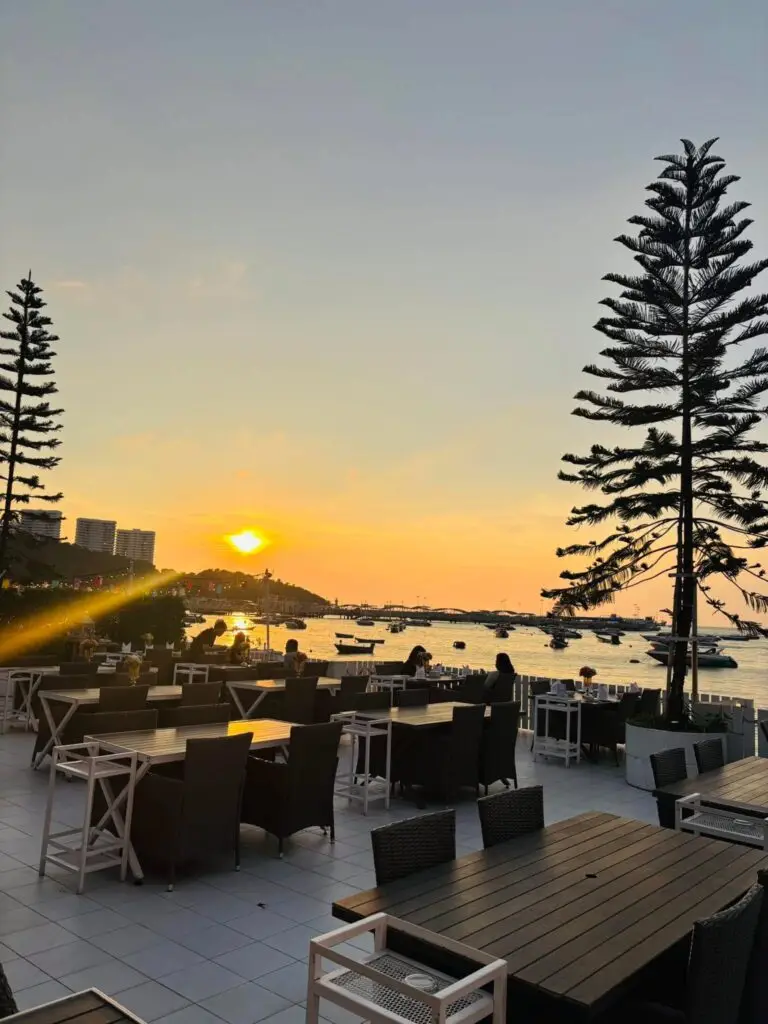 yellow and gold sunset from 2 brothers chill and restaurant in pattaya