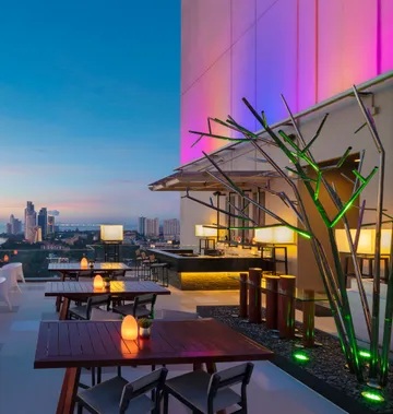 the rooftop terrace at the holiday inn in pattaya